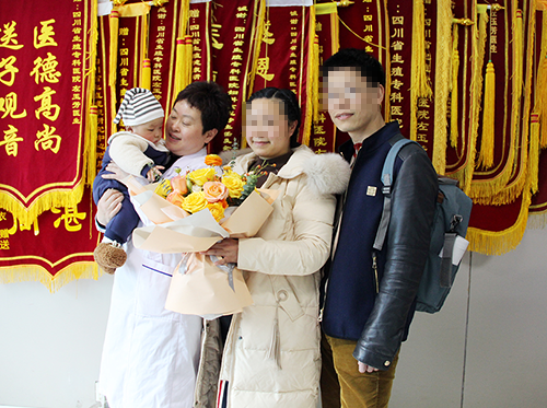 失去7个月双胎后，郫都区宝妈保守治疗3个月怀上乖儿